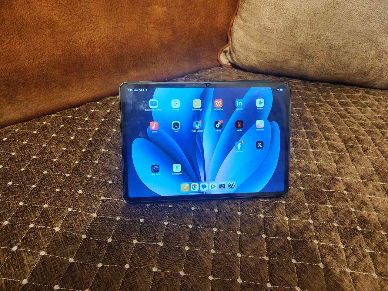 ايباد شاومي اس7برو جديد البارحه فتحته من الكرتونه سعره خاص اي استفسار ***********واتساب موجود  توصيل ماكو مكان بغداد
