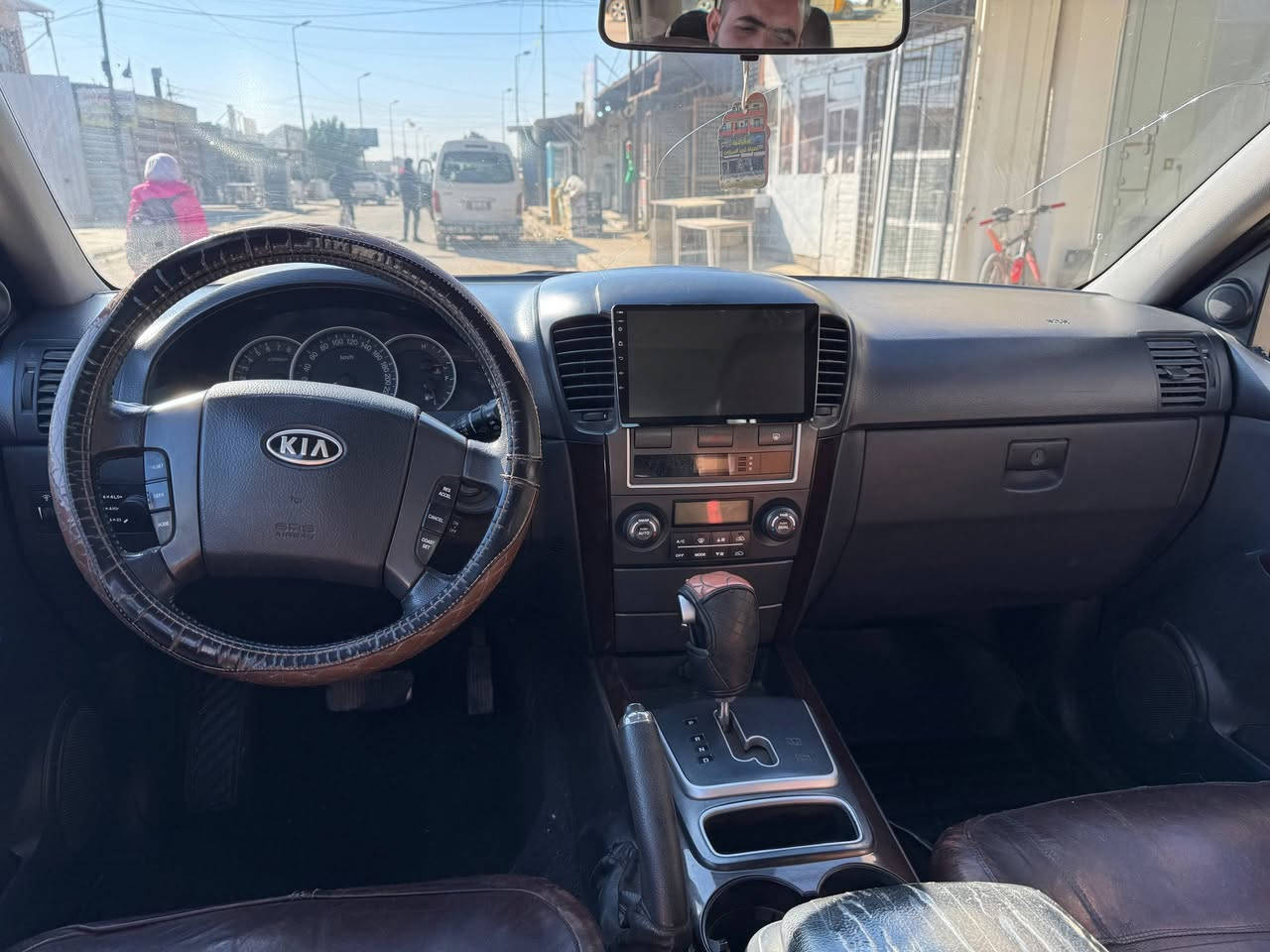 سورنتو 2009
خليجي كويتي
السعر: 110
وبيه مجال 
فول مواصفات
فئه EX لمتد
فتحه
كشنات جلد
5راكب
تبريد
بيانو
تحكم ستيرن
مثبت سرعه
شاشه
كامره
حساسات
دواخل بيجي

المحرك والدفع:
 • محرك V6 سلندر المرغوب
 • فور ويل
 • مري كهربائيه
 • كشن كهربائي

كفاله عامه
ضربه و صبغ وتبديل
ماشيه 170
السياره جديده بمعنه الكلمه

(رقم بغداد مشروع وطني سنويه جديده)

مكان السياره: بغداد 
للاستفسار: ***********
