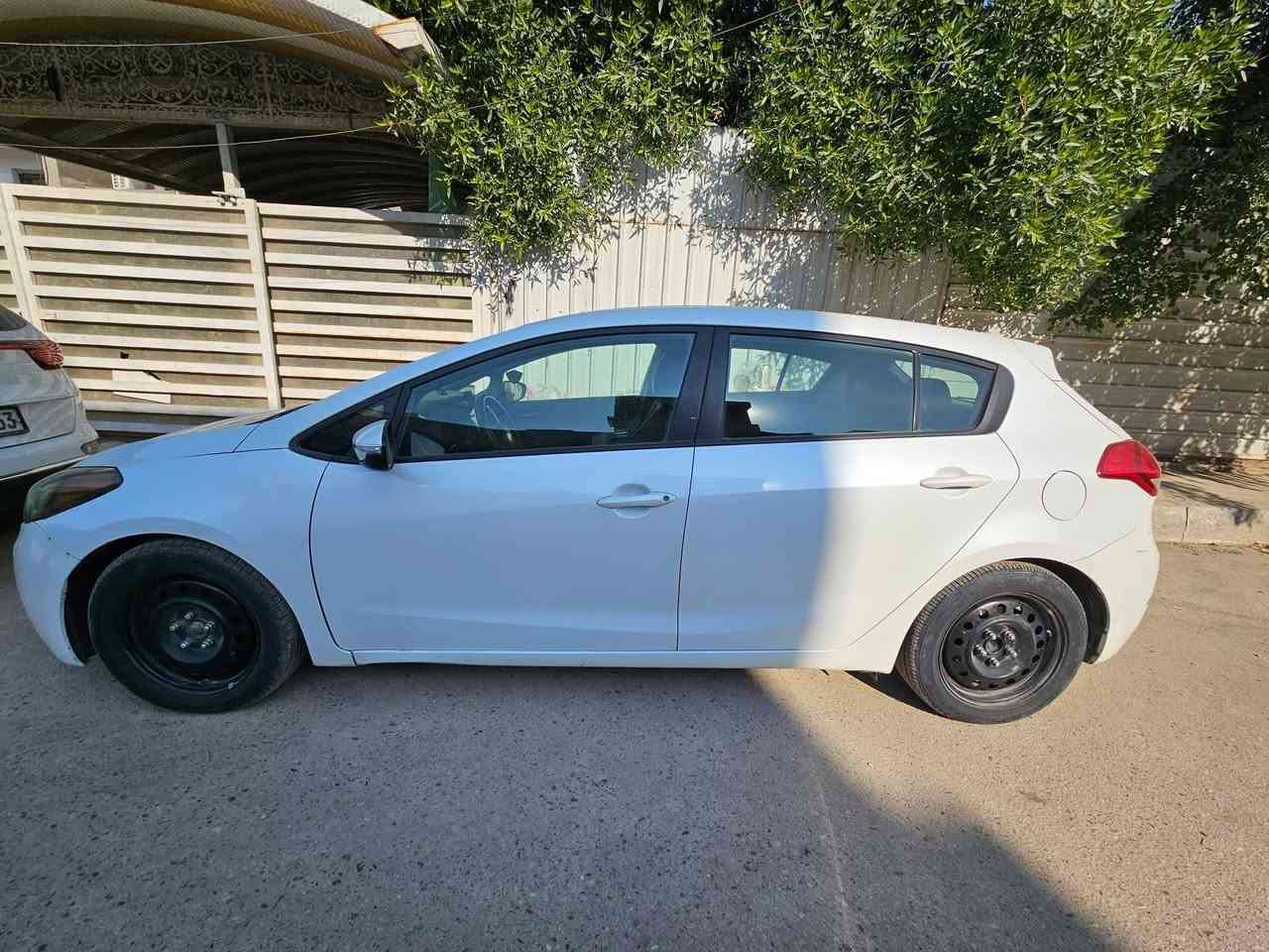 السلام عليكم
فورتي هاشباك 2016 مكينة 2000 

السيارة نظيفة كير ومحرك مكفولات حادثها بالصفحة عكس السايق صبغ 5 قطع بدون دواخل بدون بجم 
ماشية 69

للتواصل *********** 

السعر 91
