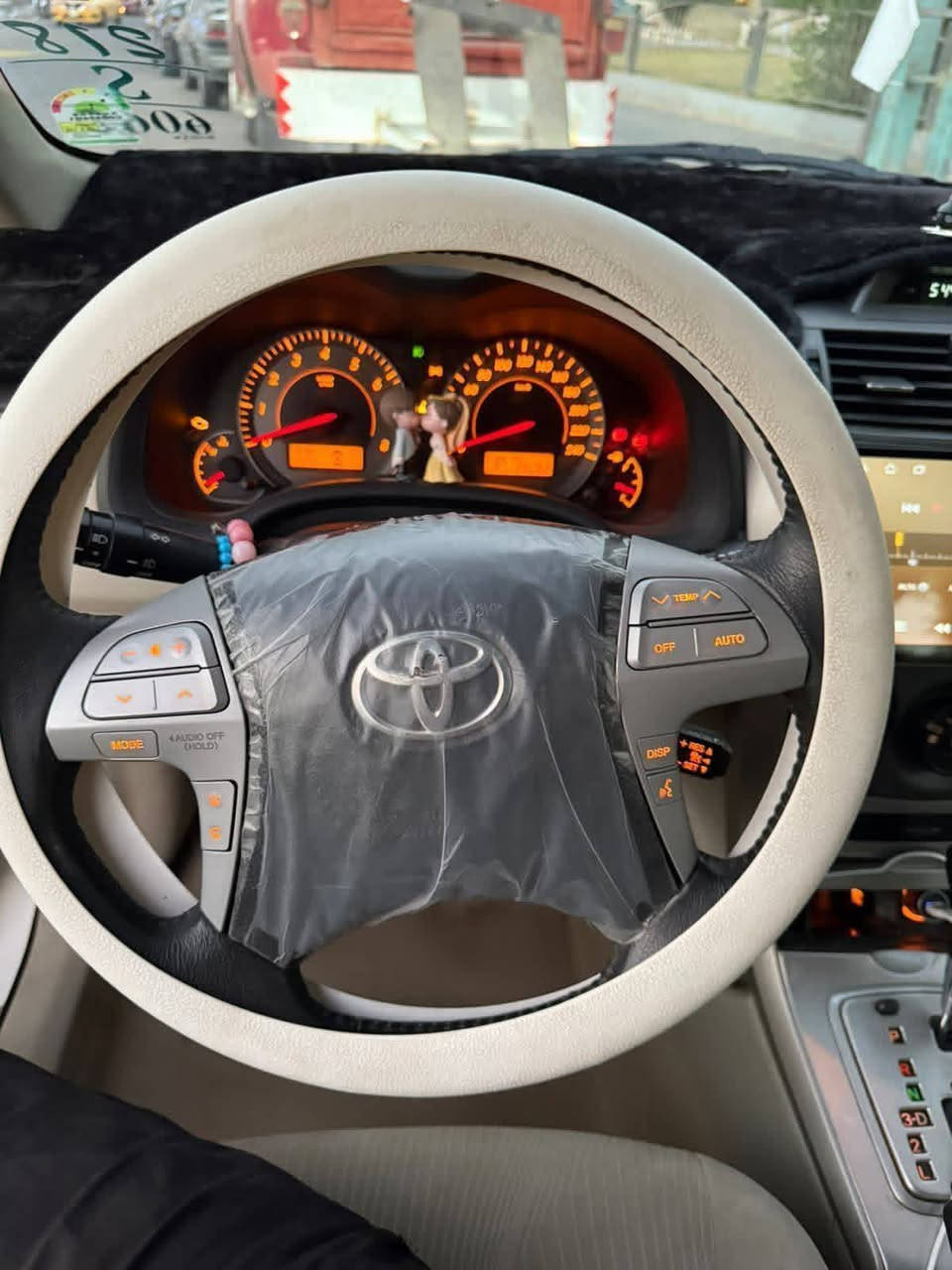 تويوتا كورلا 2013 خليجي    وارد السعودي
فول عدا الفتحه 
ماشيا 107 
محرك جبير مرغوب 1800
مري شفط تحكم ستيرن 
كروز سرعه 
عليها دامه 
كفاله عامه عدا بارد قليل في الصوره مشر عليها 
المكان السياره بغداد 
رقم اربيل شرط تحويل

رقم صاحب سيارة
***********
