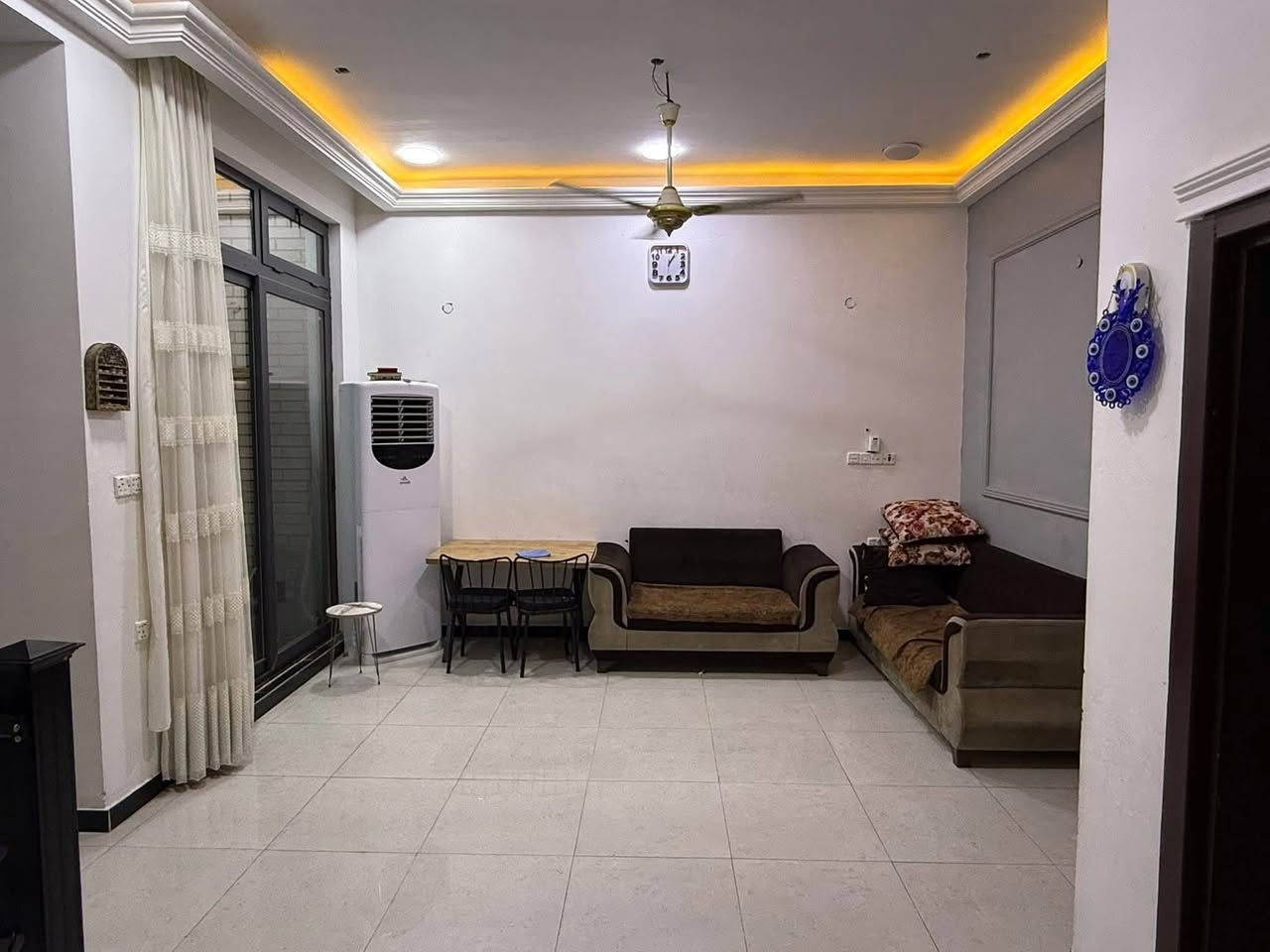 دار للبيع او مراوس بقطعه بلجمجمه الجنوبي
 او تقسيم حسين مارينا ع سريع النيل
مساحه ١٤٠ م طابو زراعي سند 

             واجهه ٧.٥ م / نزال ١٨.٥ م 

 بناء حديث درجه أولى 

طابق واحد مطبخ  أستقبال . هول  غرفه  مجمع صحيات 

 الموقع حي الصحه قرب المدينه المائية 
السعر خاص او اتصال
***********
نستقبل كافة العروض التجاريه والسكنيه
