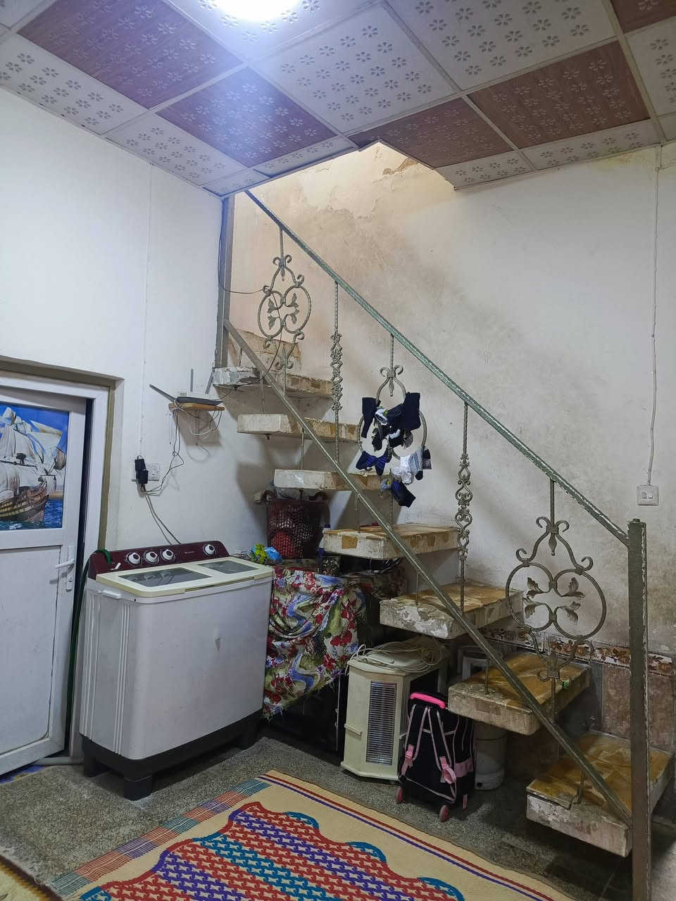 ياالله 

يوجد لدينا بيت للرهان حي ميسان ع الشريط قرب صيدليه الشراع مساحه 100متر يحتوي على غرفه وصاله واستقبال ومطبخ وصحيات والطابق الثاني يحتوي على غرفه وصاله البيت كلش نظيف ومرتب السعر المطلوب 28مليون مده الرهان سنه وقابل للتجديد 

للاستفسار والمعلومات الاتصال بنا ع الارقام التاليه 

***********

***********

***********

او مراجعه مكتب ألروان للوساطه العقاريه والمقاولات العامه 

عنوان المكتب حي ميسان ع الشريط قرب صيدليه الشراع 

عندك بيت عرصه للبيع راسلنه وات ساب وتدلل
