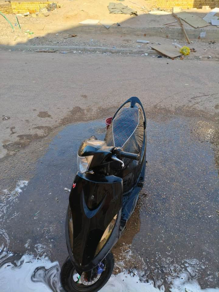 السلام عليكم دراجه ماكس عدله للبيع ما مفتوحه مكينه خرسه دراجه كله ختم واحد السعر 800 مكاني البصرة التنومه تواصل ع هاذ الرقم ***********
