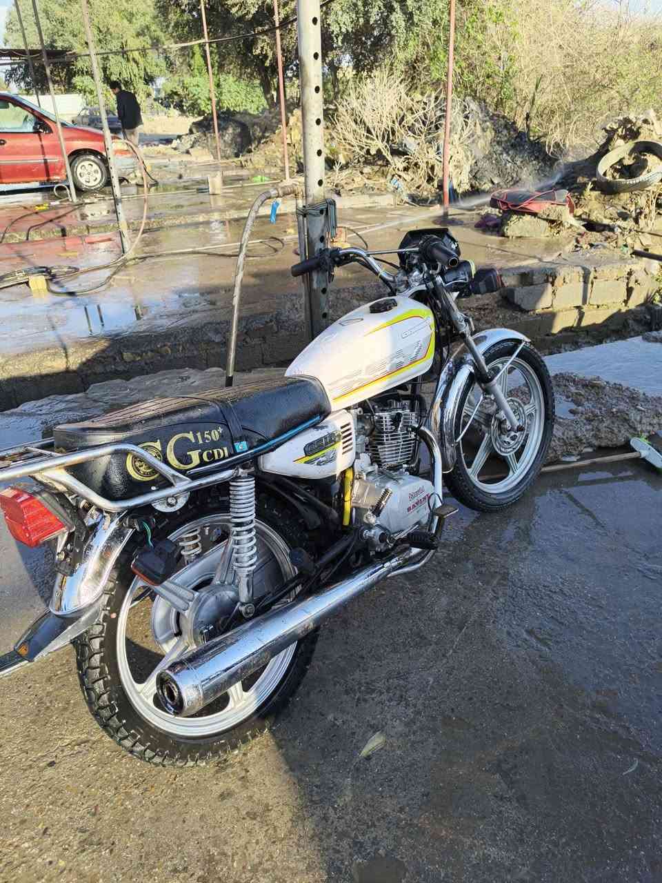 دراجه ايراني موديل ٢٢
مابيها اي نقص كهربائيات شغاله  
سلف وهندر شغال 
مابيها اوراق  اكفلها سرقه وعشائر 
العنوان بغداد الغزاليه 
السعر ٤٥٠ 
***********
موجود واتس وخاص
