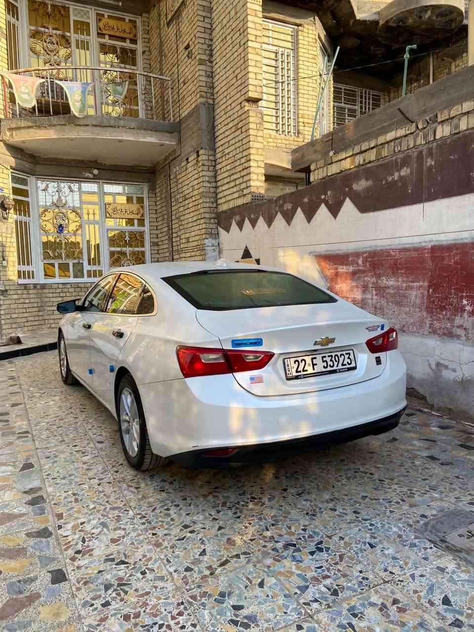 سلام عليكم من رخصه الادمان : 
سياره : ماليبو MALIBU /  LT
موديل:  2017 
ماشيه :140 K
حجم محرك : 1500 تيربو  لمرغوب  + كير 6 نمر 
لون:  ابيض صدفي 
 ضرر سياره : مذكور بلسونر  
تخم تاير جديد  ✅
صدر امامي جديد ✅
صدر خلفي جديد ✅
قطعتين تبريد امامي و خلفي  + تبريد ثلج  
سياره ما بيهه اي نقص كامله ✅
مواصفات : 
1️⃣: ويل حجم 17 انج 
2️⃣:  حساس اطارات 
3️⃣ : مثبت سرعه تفاعلى 
4️⃣: شاشه معلومات :حساس  ضغط دهن و حساس اي بي اس حديث 
5️⃣:لايت امامي عدسه  + لايت ا نضام اوتو + بوجكترات لد  ابيض 
6️⃣بك لايت خلفي لد 
7️⃣:  سياره 6 بصمات : بصمه تشغيل + 4 بصمات ع لأبواب  + بصمه جنطه  ونضام  فتح و غلق ذكي 
8️⃣: كشن سائق كهربائي بل كامل 6  وضعيات حركه مختلفه 
9️⃣:سياره  نضامين قياده : ايكو و عادي 
🔟: شاشه وسطيه حجم 9 انج + كامره خلفيه دواره بلاديه  
11:    نضام أوامر صوتيه بل ستيرن يعني حاكيه اتصال 
12:  اوتو ستوب : Stop  نضام توقف ذاتي 
13: نضام مانع انزلاق حديث 
14  أناره محيطيه لدات داخليه بل  أبواب الاماميه + لدات بدشبول  
15 : مرايه اوتو  تعتيم ذاتي 
نضام سماعات 🔊 دمام سماعات عدد 6 
16 ابرباكات أماميه 2  + ايرباك جانبي بل تكمه مال باب عدد 2 + ايرباك مقاعد أماميه 2   يعني (6)ايرباك
الاتصال او واتس (*********** - ***********)
