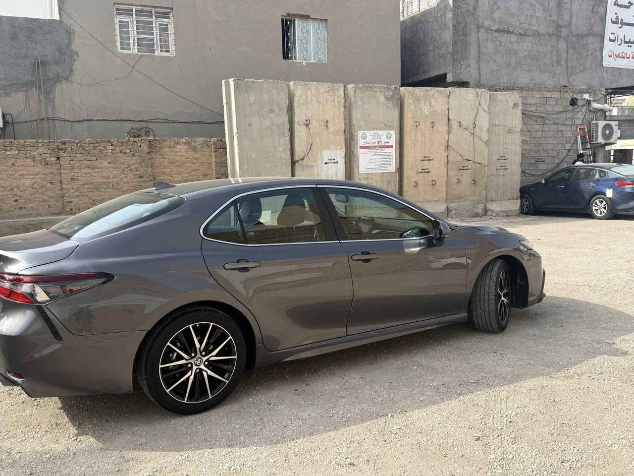 كامري للبيع موديل 2024 هايبرد فول مواصفات للأخير
فتحه سقف 
بصمه 
نقطه عمياه
رادارات امامي خلفي 
توقف ذاتي 
هاندبريك بصمه 
اوتو هولد 
3انضمه سياقه 
داخل جلد كرسي كهرباء 
شاشه كبيره 
وبعد مواصفات معروفه 
السياره صبغ فقط قبق الجنطه بدون دواخل وبدون ايرباك السياره حلوه وجديده اخت الزيرو رقم بغداد وبسمي ماشيه 7000 كيلو متر السعر 21500 وبيه مجال للطيبين مكان السياره الرمادي رقم الهاتف ***********
