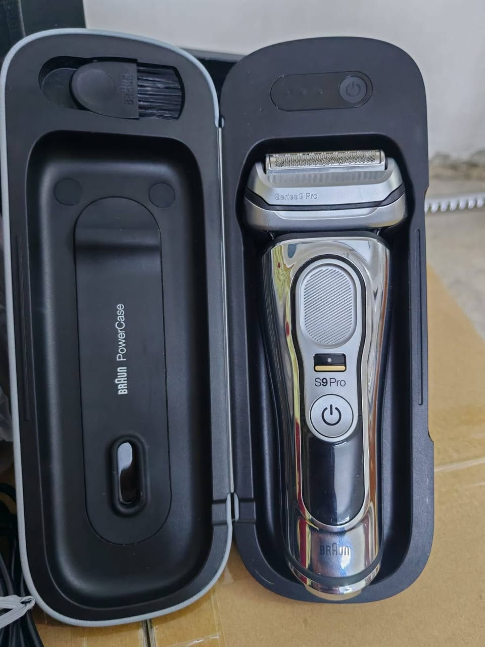 مكينه براون سيريس٩ برو ألماني اصلي مع شاحن طوارئ باور بانك  كامله غير مستخدمه


**إذا كنت صاحب هذا الإعلان وتريد حذفه لأي سبب، رجاءا أرسل رسالة إلى الدعم الفني**