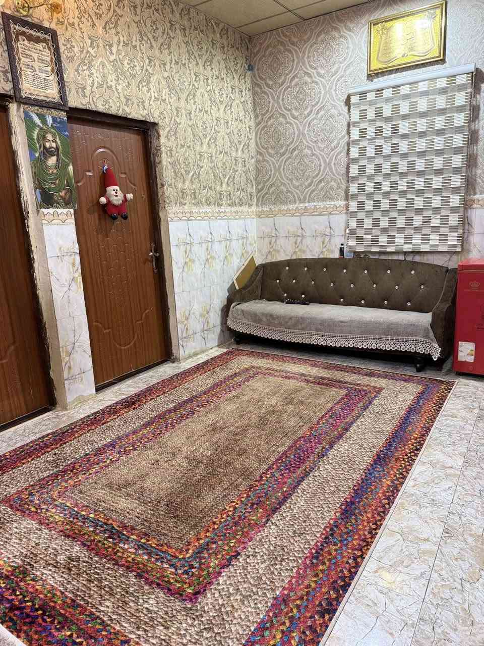 سلام عليكم بيت تجاوز للبيع نضيف جداً
بسعر مناسب يتكون غرفتين وصاله وديوانيه وطارمه وموقعه كلش ممتاز على شارع العنوان الموفقيه قرب سنتر نخله 
للمراسلة والاستفسار متواجد واتساب : ***********
