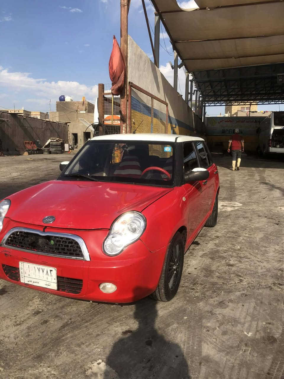 320.    33سعرها
بيها صبغات قليله مابيها ضربه بسم
 ولد يمي كير مكينه تبريد 
سنويه 29 موديل 12 غرامات صفر 
مكاني كوفه ***********
