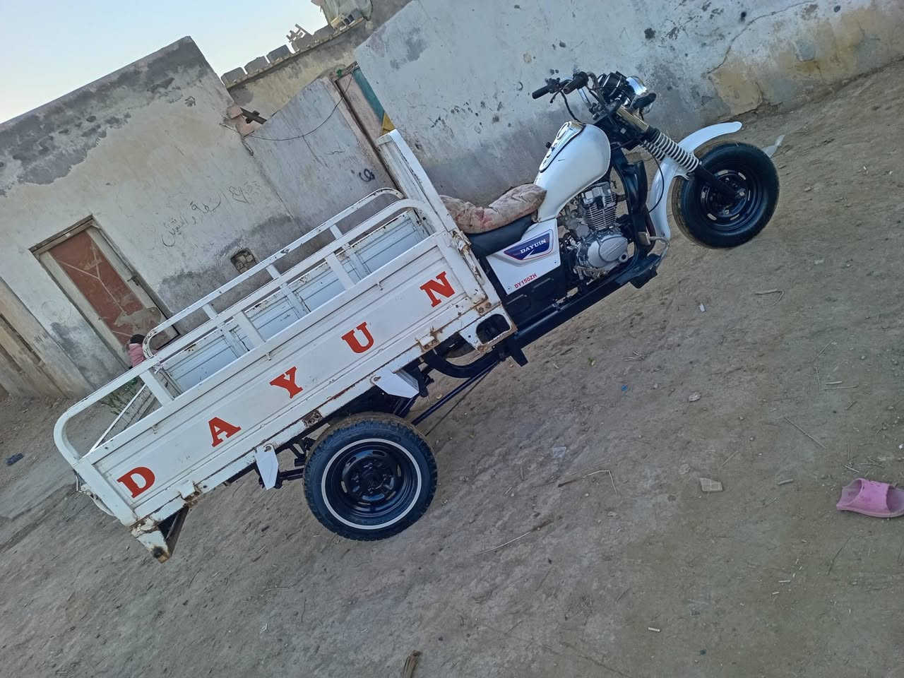 ستوته موديل ١٣ اوراق مكينه جديده توني شادها تايرات جدد جدد ابو الخطه بدى نضيف ستوته جاهزه ماتخسر عليها بس بيها لحيم بسيط سعرها مليون و٥٠ مكاني قضاء النصر ***********
