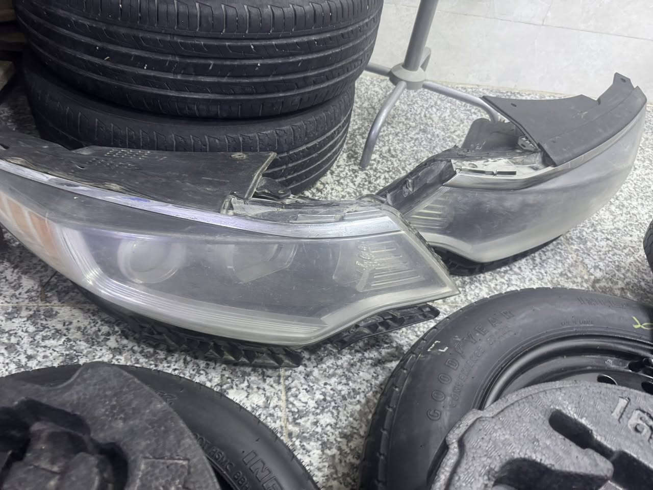 تايرات مستخدمات للبيع سبير اوباما عدد 2مع جكات سبير سوناتا اوبتيما مع فلينه زوج لايتات سوناتا  جكات للبيع عقل سياره *********** مكاني بصره تنومه
