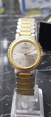 ساعات • قطع متعددة • سعر خاص