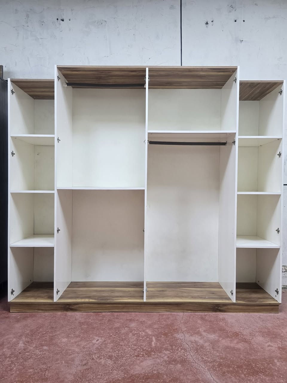 سلام عليكم غرفه نوم تركيه عنوان تقاطع نهروان قريه نفطيه سعره 600وبيه مجال رقم *********** غير مدواجد عل فيس
