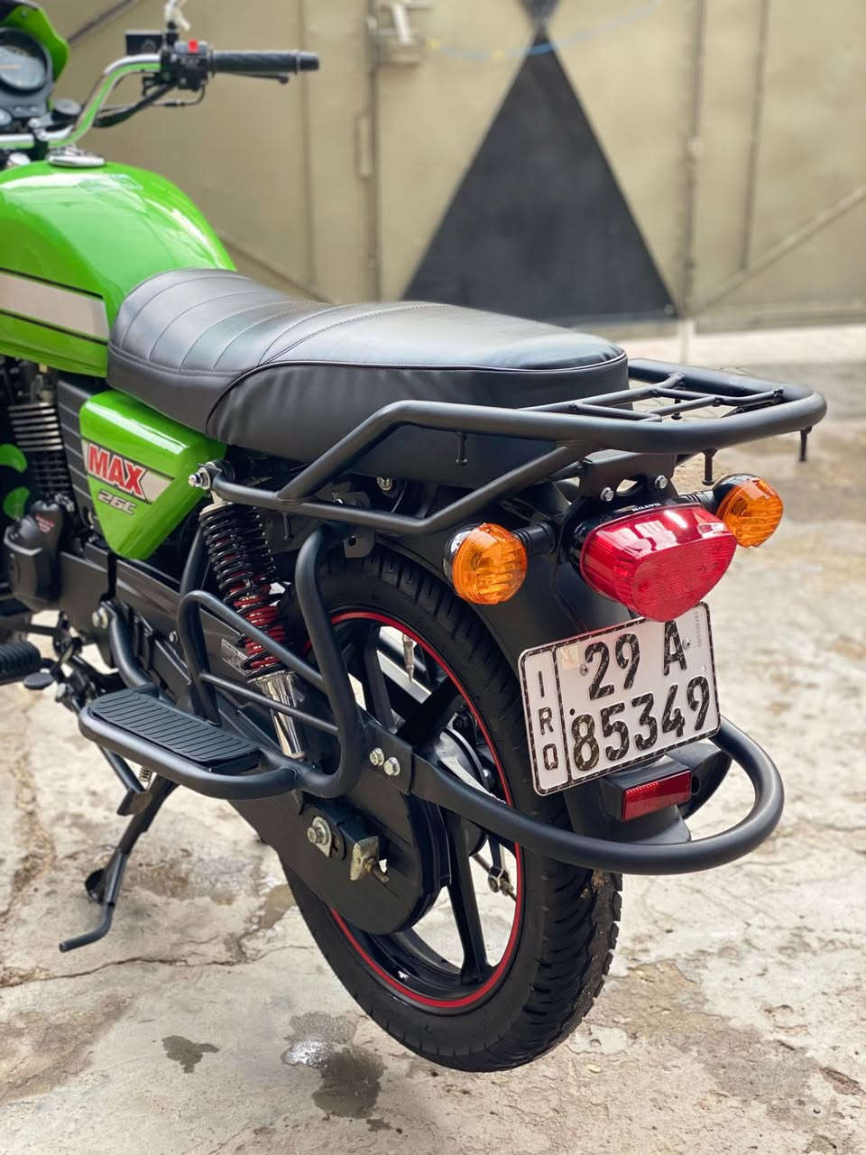 السلام عليكم دراجه دايوان رقم وكاله للبيع
موديل 23 طالعه 25 شهر 11 دراجه رقم وسنويه 

دراجه وكاله ماشيه بس 4000 

السعر 2750 وبيه مجال بسيط

رقم الهاتف ***********
