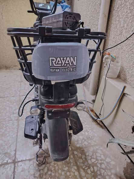 سلام عليكم دراجه شحن ريان تاير 14 كلش نضيفه بس بيها الويل الأمامي بي شويه عواج بس الله شاهد ما تاثر عل سياقه رايده ب 230 وبيها مجال حك الجيه العنوان بغداد الزعفرانيه دور الصحه الثاني للاستفسار ***********وبيواتساب
