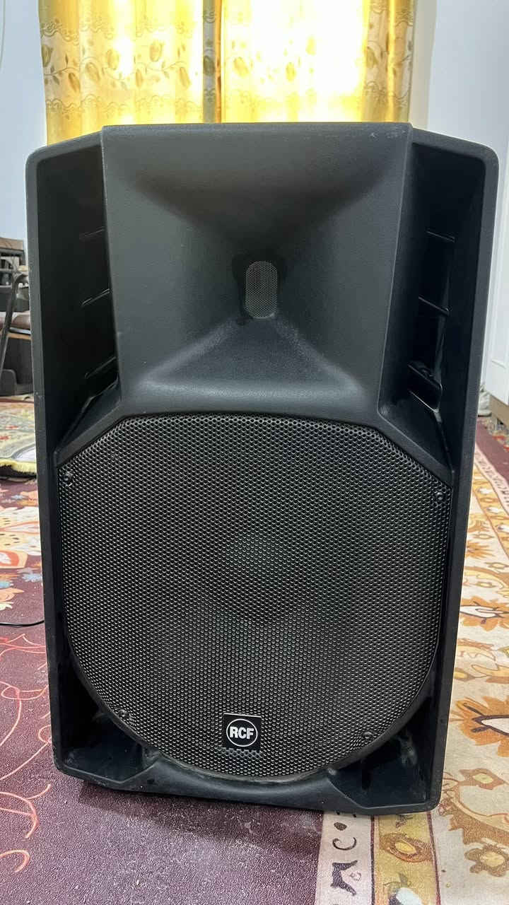 السلام عليكم سماعات زوج RCF 725 للبيع
السعر مليون ونص قفل إيطالي اصلي شرط الفحص


**إذا كنت صاحب هذا الإعلان وتريد حذفه لأي سبب، رجاءا أرسل رسالة إلى الدعم الفني**