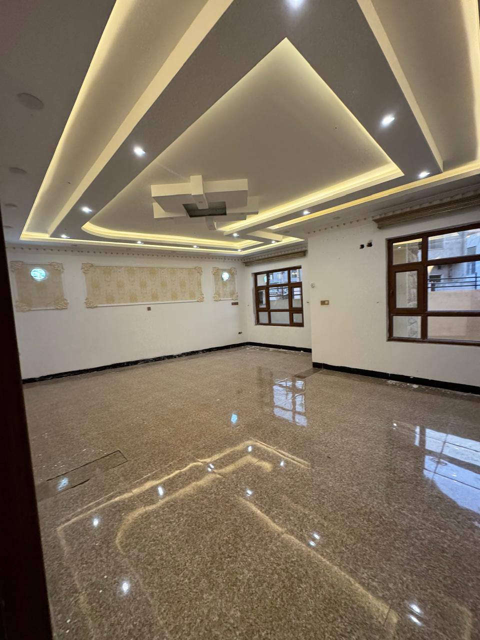 عروض مكتب انوار  الخير
دار للبييع حي تعليم مربع الكارتوني مجاور معهد تقني وتعليم
مساحه ٢٤٠ متر 
طابقيين  بناء  درجه اولى
طابق ارضي استقبال ومطبخ 
وهول وغرفتين نوم وصحيات
طابق ثاني ٣ غرف نوم وهول وصحيات 
دار فارغ  استلام فوري
وسعر مناسب 
سند زراعي بي كرت بلديه 
مراجعه مكتب انوار الخير
مجاور البناء جاهز  مقابل باب الكمرك
***********
*********** ابوعمران
*********** ابواحمد
