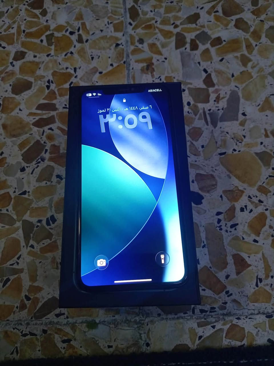 سلام عليكم آيفون 11 Pro Max للبيع أو مرارس
جهاز وتر بروف ما مفتوح ابد 
فيس إيدي متوقف بسبب التحديث 
باقي الجهاز كله شغال 
ذاكرة 256 بطارية 71 سعر 300 
هـ***********
