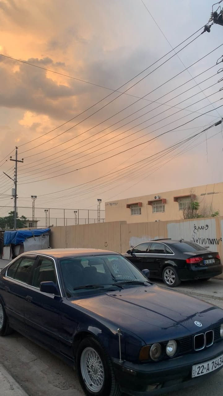 Bmw 525 
مۆدێل ١٩٩١ 
بێ سبوخ و بێ لێدران 
مەکینە کەپس 
گێرو مەکینە بەشەرت 
تەبریت بەشەرت 
*********** أربيل, العراق
