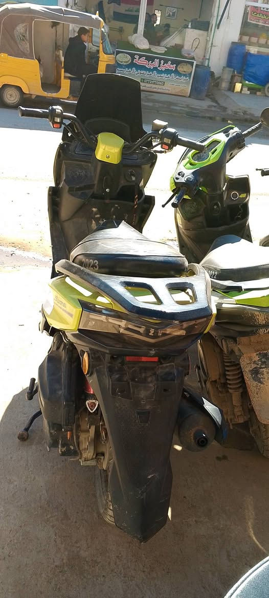 سترونك 2023 كامله بس دخانه خفيفه بيها 300 وبيهاا مجال مكاني حي المعلمين ***********
