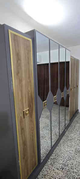 السلام عليكم
للبيع غرفة نوم تركيا 10 قطع جديده غير مستخدمه فقط الملابس مخليها بالكنتور صارلي سنه من اشتريتها ومتروكه حتى الليبلات بعدها بيها كلش حلوه وقويه ولونها حلو صبغ حراري متكونه من 10 قطع

كنتور 6 ابواب هايدوليكيا

ملحق كنتور 2 باب هايدروليكيا

جربايه 

ملحق جربايه + مخزن

ميز جربايه عدد 2 + تيبلام شغال 

ميز تواليت 

مرايا عاموديه زاويه 

ميز خزن مجرات

طابوريه

للاستفسار على الرقم *********** متوفر واتساب 

اتصل وتدلل 

بغداد حي القاهرة الثانية قرب وزارة العمل والشؤون الاجتماعية
