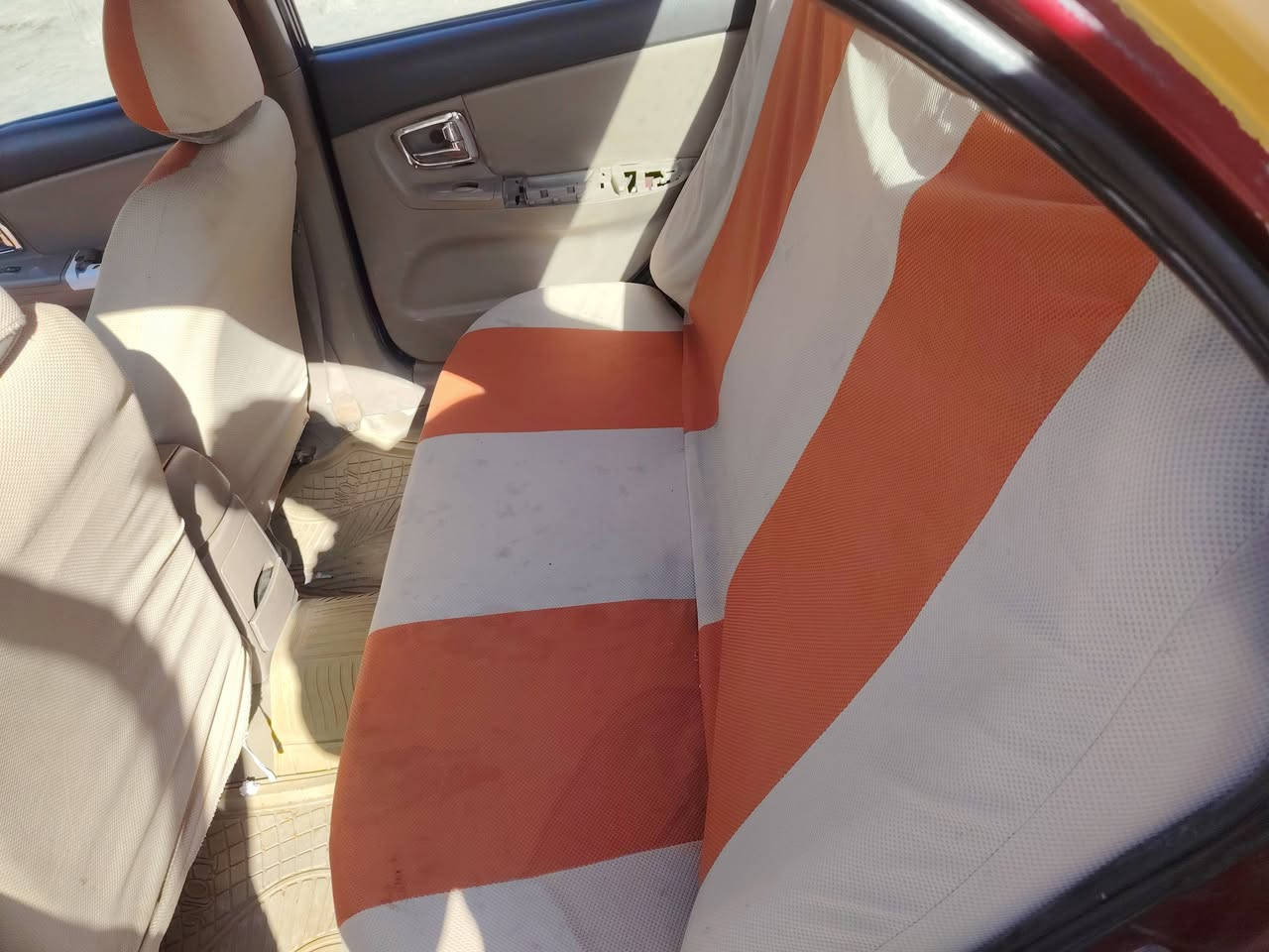 السلام عليكم كيا سبكترا وارد امريكي محرك 2000 مصفر هيئه وغرامات بيه ضربة جاملغ جهة السايق سنويه بسمي رقم بابل مداور ثاني يوم السعر 70 وبيه مجال  مكاني كربلاء حي العسكري ***********
