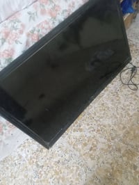 ريكال حجم ٤٦ عاطلة بيها ضوء ازرق ب١٠ألاف ٠٧٧٠٤٥٩٩٧٦٣