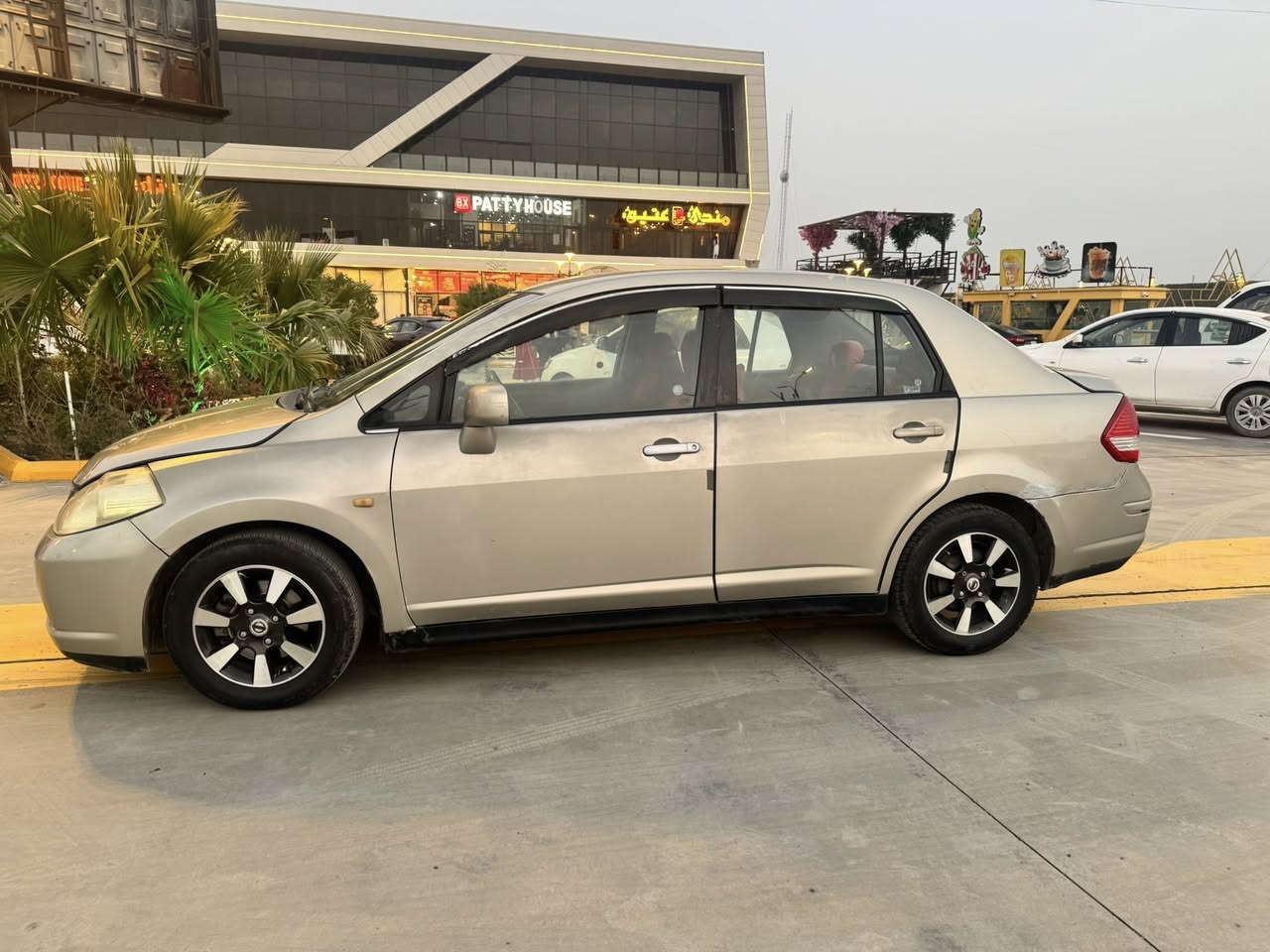 السلام عليكم نيسان فيرسا
للبيع او مراوس بأحدث 

رقم ديالى موديل 2009

المكينه 1800 وارد امريكي نظيفه خيرمن الله 

كير نظيف ،تبريد كلش زين 

مسويلها ادامه كامله ،تايرات تخم جديد 

ضررها من امريكا جامرلغات امامي وبالعراق اليسار الخلفي قليل مثل ما موجود بالصوره 

مكان السياره : ديالى جديدة الشط 

للأتصال :***********

السعر :70  وبي مجال
