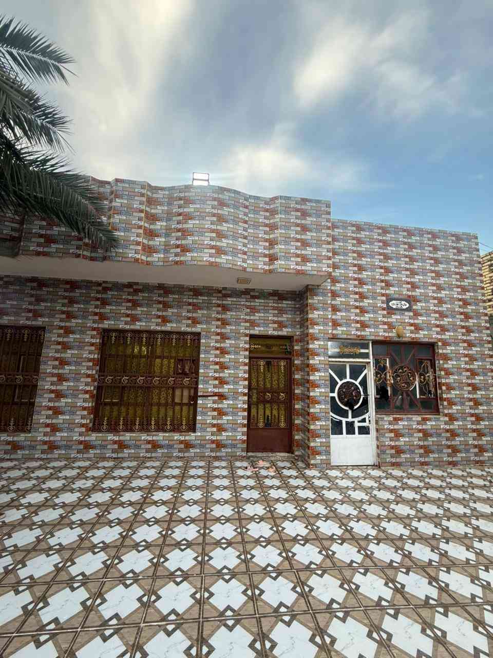 يا الله البيت للبيع طابو زراعي 650 متر سند 25 الديوانية حي الامين الثاني غرف نوم عدد 2 صاله مطبخ استقبال صيحات داخل وخارج كراج حديقه سعر على الاتصال *********** ***********
