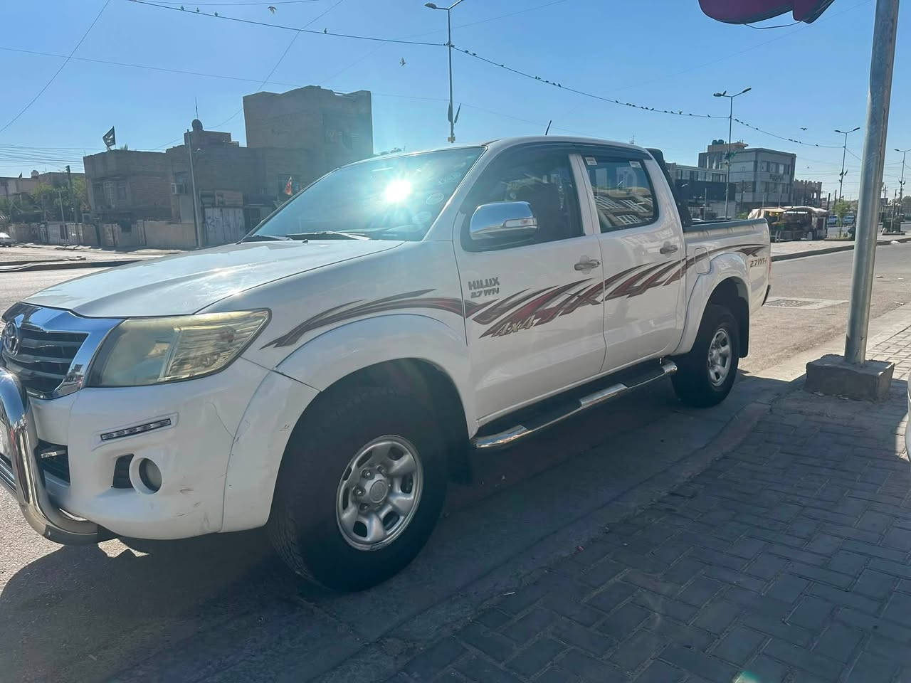 هيلوكس موديل 14 رقم اربيل بأسمي
بيه بارد جاملغ فقط بدون صبغ

مكاني بغداد حي لعامل 
سعرة 210 وبيه مجال 
***********
