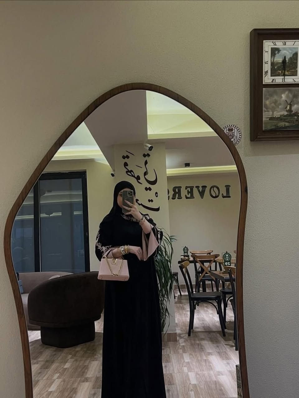 عباية اخذتها قبل يومين وطلعت جبيره عليه اخذتها ٥٥ مع توصيل
الي تناسبها تراسلني دابيعها


**إذا كنت صاحب هذا الإعلان وتريد حذفه لأي سبب، رجاءا أرسل رسالة إلى الدعم الفني**