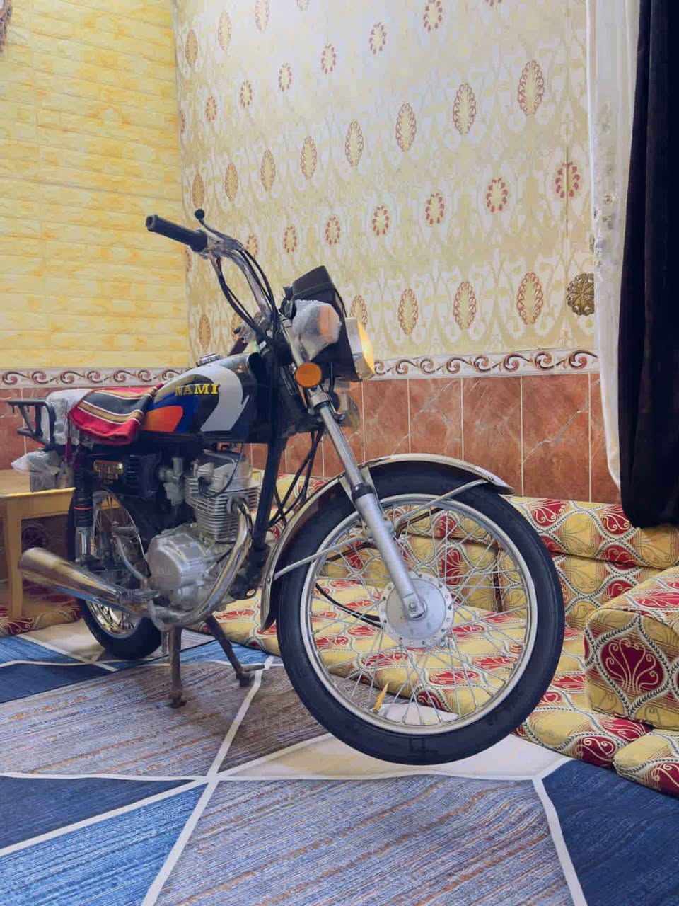 السلام عليكم  للبيع رقم وسنويه  تحويل ثاني يوم
شاصي ١٧ ارشه
مكينه ٢٤ 
غراض ٢٥
‏‪0782 879 5618‬‏
