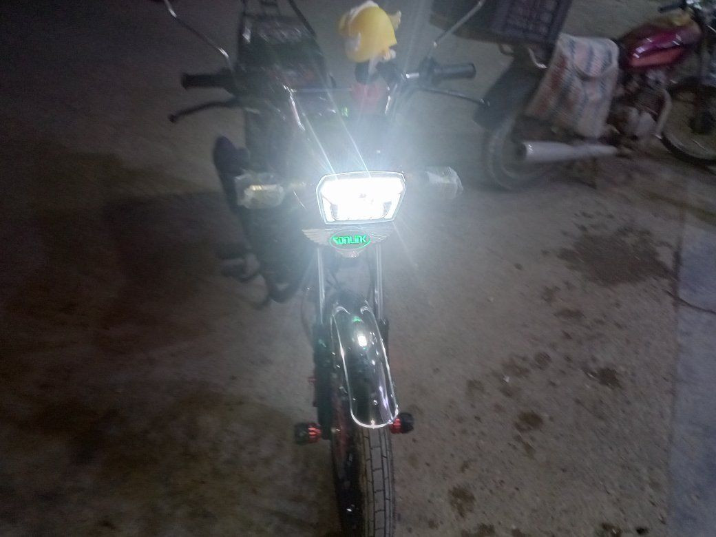 دراجه سيفان سونك موديل 2025 ماصار 5 ايام من مشتريها كلها كامله للبيع اوراق كامله للبيع للبيع هاذا رقمي راسلوني عل واتس اب او اتصلو عل رقم *********** سعر مليون 1200 وبيها مجال 
مكاني بغداد العبيدي
