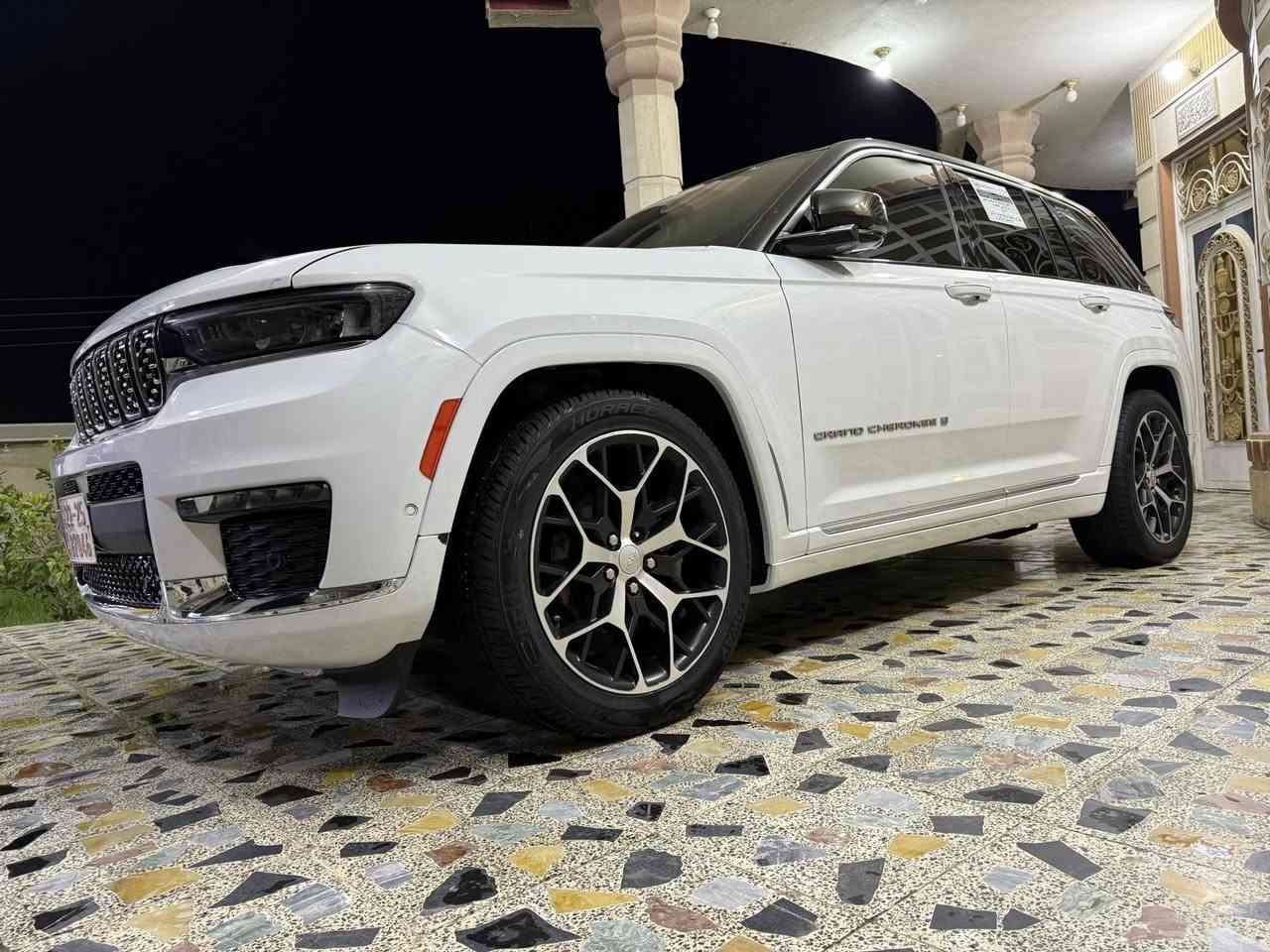 السلام عليكم للبيع جيب سومت موديل 2023 
الضرر صبغ ربع البنيد الامامية فقط الباقي مكفول 
صور الحادث مرفقة بلمنشور 

🔸🔸مواصفات 🔸🔸
حجم المحرك 6 سرندر 
أعلى فئة بلجيب فل 1/1 
تو كلر سقف اسود 
جكات 
8 كامرات محيطية
4 رادارات
بنوراما 
3 شاشات 
كراسي هزاز مساج 
كراسي جلد سومت 
كراسي كهرباء 4 حركات 
مري كهرباء 
كامرة حرارية دشبول 
دادشو عداد 
تدفئة + تبريد مقاعد
شاحن وايرليس
صندوق كهرباء 
ستيرن كهرباء 
شفتات رياضية مقود 
تدفئة مقود 
مستشعر وقوف خلفي 
رادار جانبي 
ويل 20 كروم 
قطتعين تبريد
3 وضعيات قيادة 
هاند بريك بصمة 
تحديد مسار 
لايتات فل زنون 
الكراسي الخلفية الكل كهرباء
هواي مواصفات بعد بيه معروفه سومت
السياره بدون رقم فحص
تترقم اربيل 
السعر 325$ بيها مجال بصيط
تدللون علينه 🫡
العنوان بغداد جسر ديالى الجديد 
تقاطع 9 نيسان
الاستفسار ***********
ابو محمد الشمري
