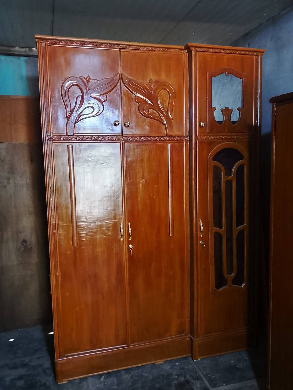 كنتور ٣ابواب نضيف جدا جدا جدا 160الف مكان بغداد شعله جكوك موجود توصيل داخل بغداد ***********
