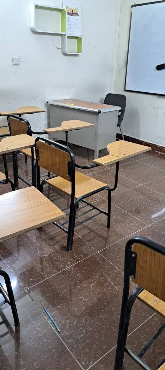 اثاث معهد متكامل للبيع… 
ستولات .. سبورات .. مكتب ادارة .. سبالت 1 طن عدد 3
مع كافة مستلزمات المعهد.. 
للاستفسار ***********

