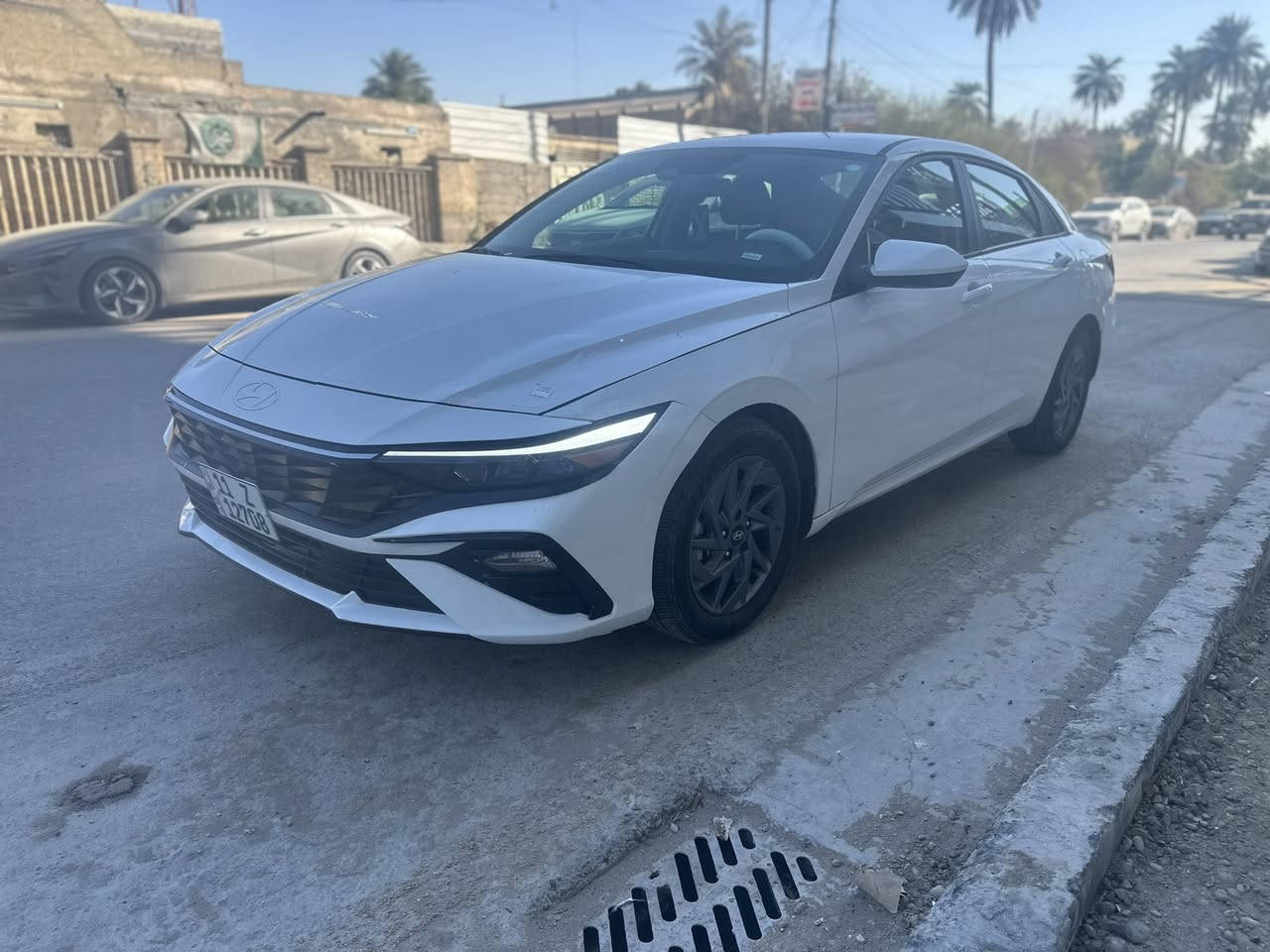🚗✨ Hyundai Elantra 2024 — شبه جديدة | عداد 19 Mile فقط

للبيع النترا 2024 وارد بحالة فوق الممتازة، استخدام شبه معدوم، وممشّاية لا تتجاوز 19 ميل—يعني حرفياً أقرب للوكالة.
---

🛠️ تفاصيل الحالة

حادث بسيط موضّح بالصور

بدون فتح ايرباك

بارد خفيف جداً بالبُنيد فقط

الهيكل والمحركات فحص جلطة

---

⭐ المواصفات والتجهيزات

بصمة تشغيل وتشغيل ذكي

داشبورد دجتل شاشة كاملة

حساسات أمامية/خلفية

رادار

دخول ذكي

قير ومحرك بحالة وكالة

داخلية نظيفة بدون أي ملاحظات

---

📍 موقع السيارة

بغداد – الأعظمية / الصليخ – قطاع 600

---

📞 للتواصل والاستفسار

📱 ***********

---

💰 السعر

168 ورقة وبيها مجال قليل
