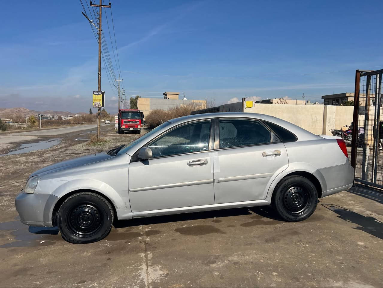 *********** = *********** 
                                       
                                                             لە تەقتەقم 63$.  2009 گئر عادی 160 هەزار ڕۆیوا لۆک ماوەتەوە
سئ پارجەی بۆیاخە بئ دەحم سەقفی بۆیاخی نیە
تبرید پاوەرە کارەبایی توندوتۆلی هەمووی بەشەرت
گئر مەکینە تحویل براوە بەشەرت ماڵی دۆستە كويسينجاك, أربيل
