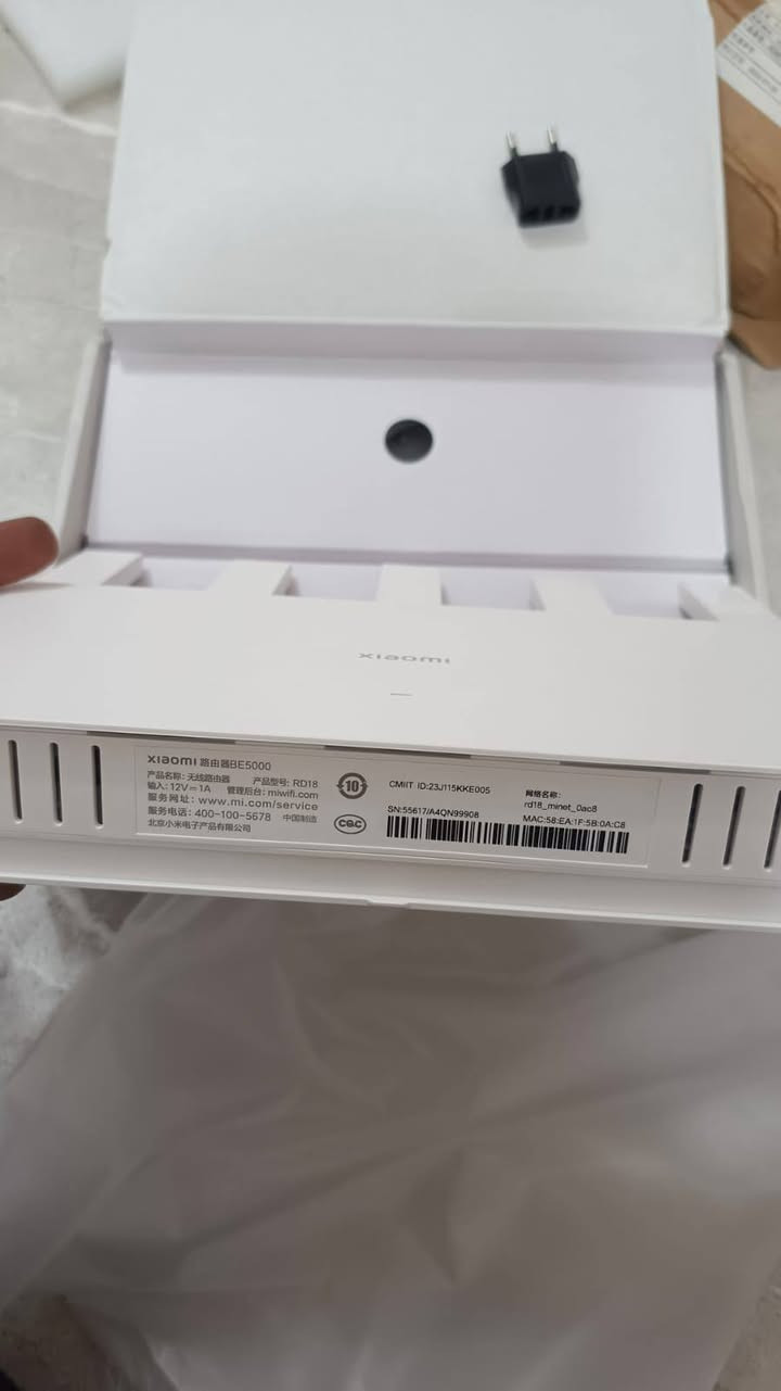 جهاز راوتر Xiaomi BE5000، وهو جهاز توجيه حديث يدعم تقنية Wi-Fi 7 لتوفير سرعات إنترنت عالية.اسم المنتج: Xiaomi Router BE5000الميزات الرئيسية: يدعم معيار Wi-Fi 7 الحديث لاتصال أسرع وأكثر استقراراً.
توصيل موجود


**إذا كنت صاحب هذا الإعلان وتريد حذفه لأي سبب، رجاءا أرسل رسالة إلى الدعم الفني**