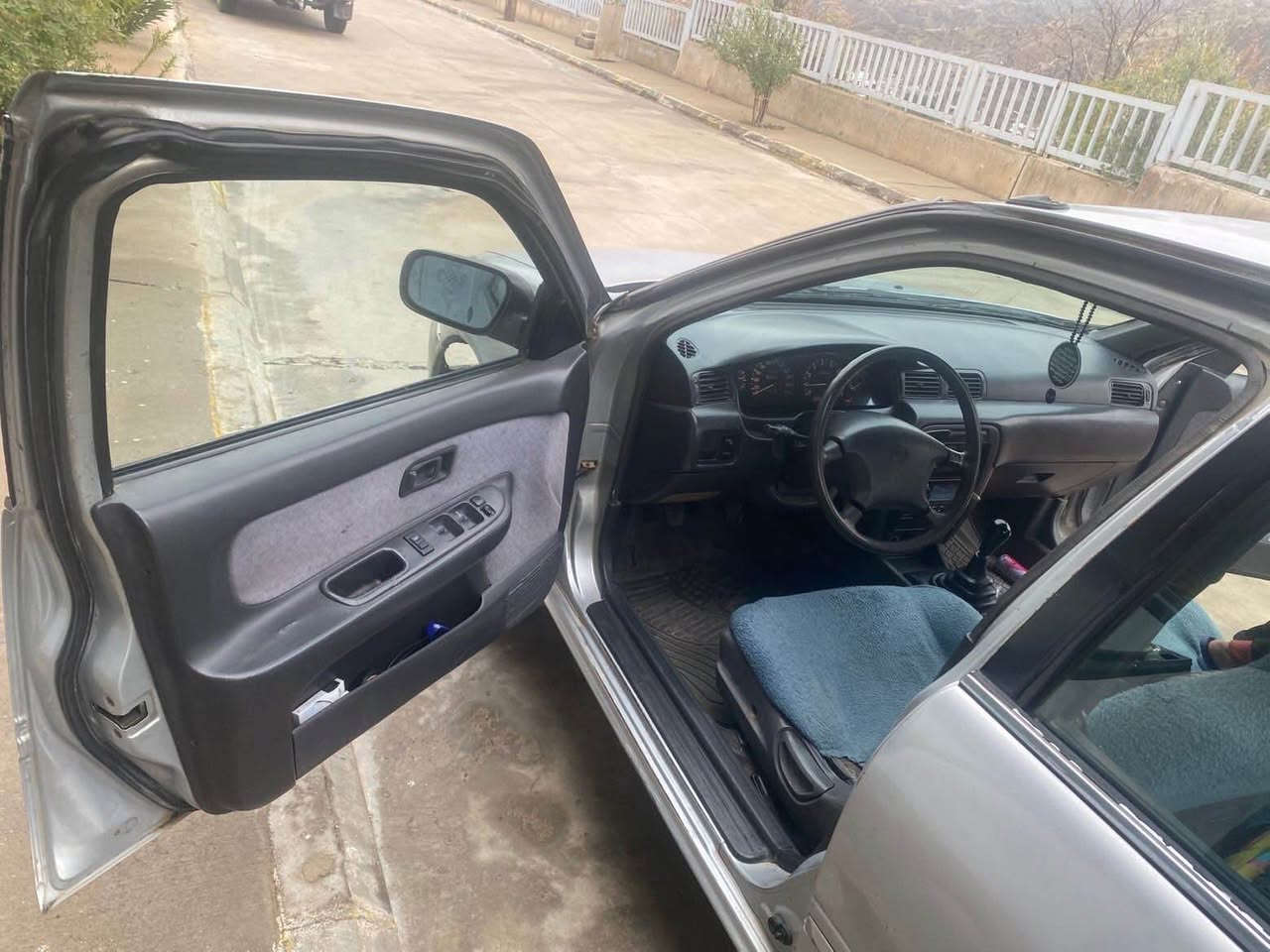 نيسان سه نى مؤديل ٩٨
ئارم پلاستيك سليمانى 
چوارجام كاره باى
ئاوينه كاره باى 
ته بريد ساردو گه رم زؤر مه زبووته ماشاءالله 
زؤر به هه لمه ته به نزين هه رناخوات 
ماشاءالله ناوه كه ى به ره ده رگا  لؤكه 
لايته كانى زينؤنى بؤبه سراوه هه مووگيانى ئيشه كات مووكه به ره و ته رجيلى  تازه يه / دوو سويچ كؤنترؤل
پاترى تازه يه 
ئه نتيفريزى تيايه 
سپيرو  جه گى تيايه 
چوار تايه ى تازه م بؤ به ستووه 
گيرو مه كينه ى به شه رت

 سعر  35$ معامه له 
شوين دوكان 
***********
*********** دخان, السليمانية
