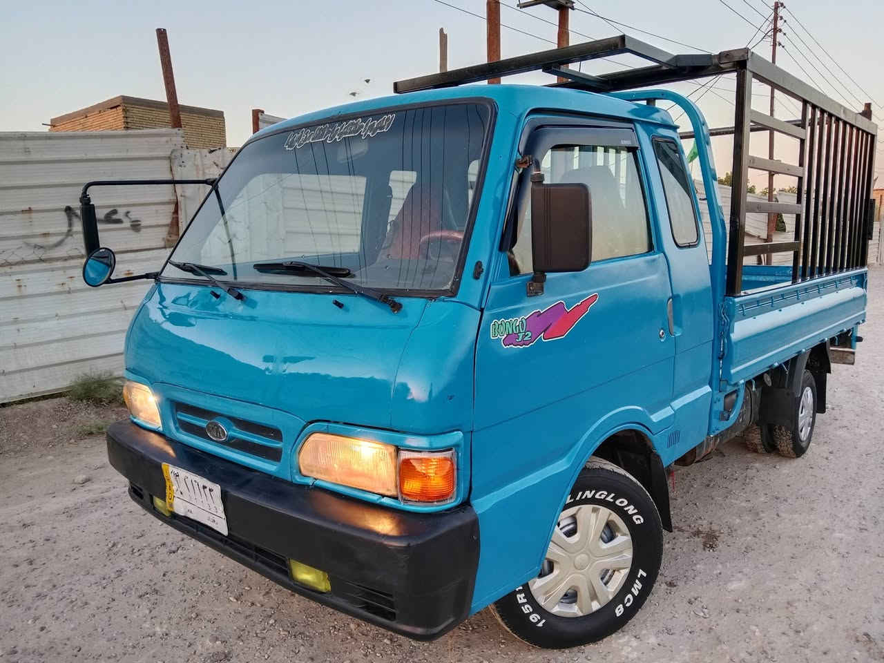 سلام عليكم،، كيا بنكو موديل 1996،، رقم بغداد ألماني ،،مشروع وطني تحويل ثاني يوم ،،مكينة وكير واكسن مكفولات،، شاصي ورقم شاصي مكفولات  ،،تخم تاير جديد,. صدر جديد,, كهربائيات كله شغالة ,, السعر 58 وبيها مجال ،،العنوان بغداد،،.                  رقم الهاتف ☎️***********    🫡

