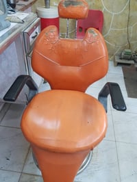 اغراض محل حلاقه للبيع بغداد الحسينيه الراشديه تلفون ٠٧٧١٢٧٨٦٩٠٦