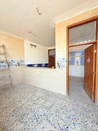 حي الحسين • أرضي مشتمّل • غرفتين