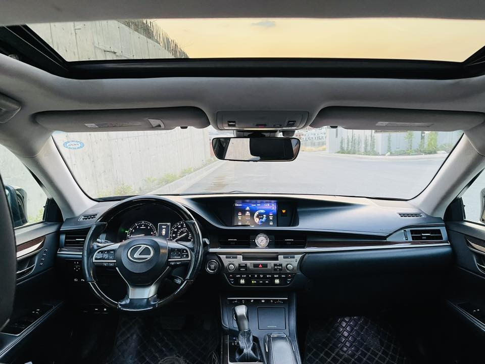 Lexus ES 350
ليكزس 2017 فول مواسه فات
سلايد ، به صمه ,4 ده رگا به صمه
 ، په رده ،
كوشن جلدو كوشن ساردو گه رم و
كوشن خه زن
‎سوکان هیتەر و فۆرمیکا
شاشه ماوس و كاميرا
حاسه ى پيش و دوا
رادارى خه تى جاده
رادارى ئاوينه و رادارى پيش 
سندوق  به كونترول ئه كريته وه و دائه خريت
٢ پارچەی بۆیاخە
95 هه زار روشتوه
بى داخل كامل سيرفسم كردوه
٤ تايه ى لوكى له سه ره
هه زه و به رادو سه نه وى 
تازه يه و به ناوى خۆمەوەیە
***********
