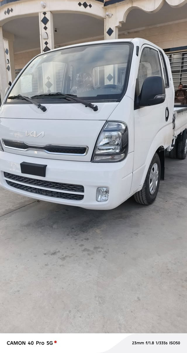 السلام عليكم
للبيع
كيه 2700 موديل 2025 ماشيه صفر منفيس 
العنوان:صلاح الدين الشرقاط
رقم الهاتف:***********
