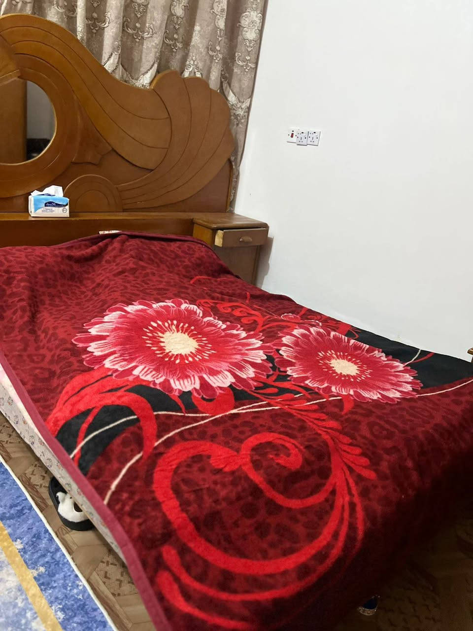 غرفه للبيع نضيفه مابيهه اي ضرر بسعر 400وبيهه مجال مستعجل على بيعتهه لتواصل عل الرقم ***********
