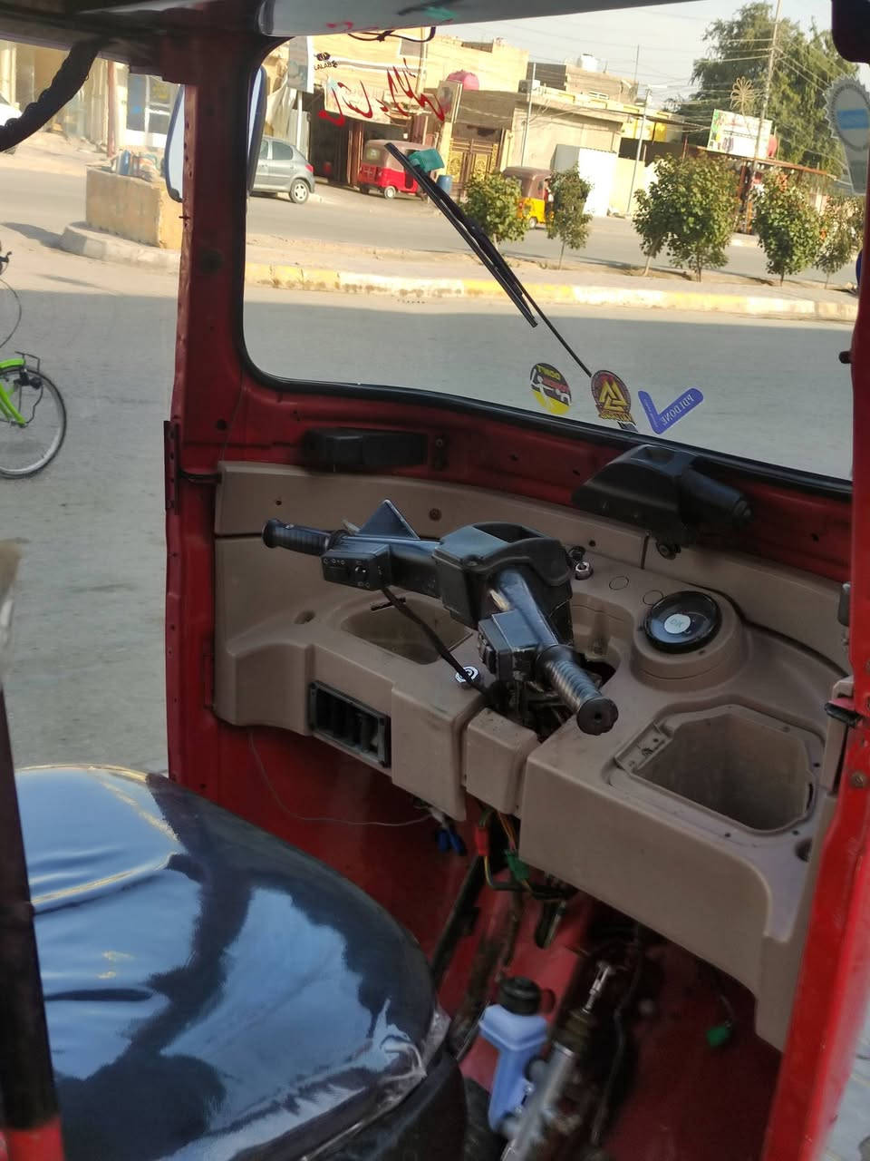 تكتك البيع موديل 18 اوراق أصولي مكينه 20 تخم تأير كله جديد مال جناي السعر 3600
وبيه مجال الشراي يتصل ويدلل ***********
