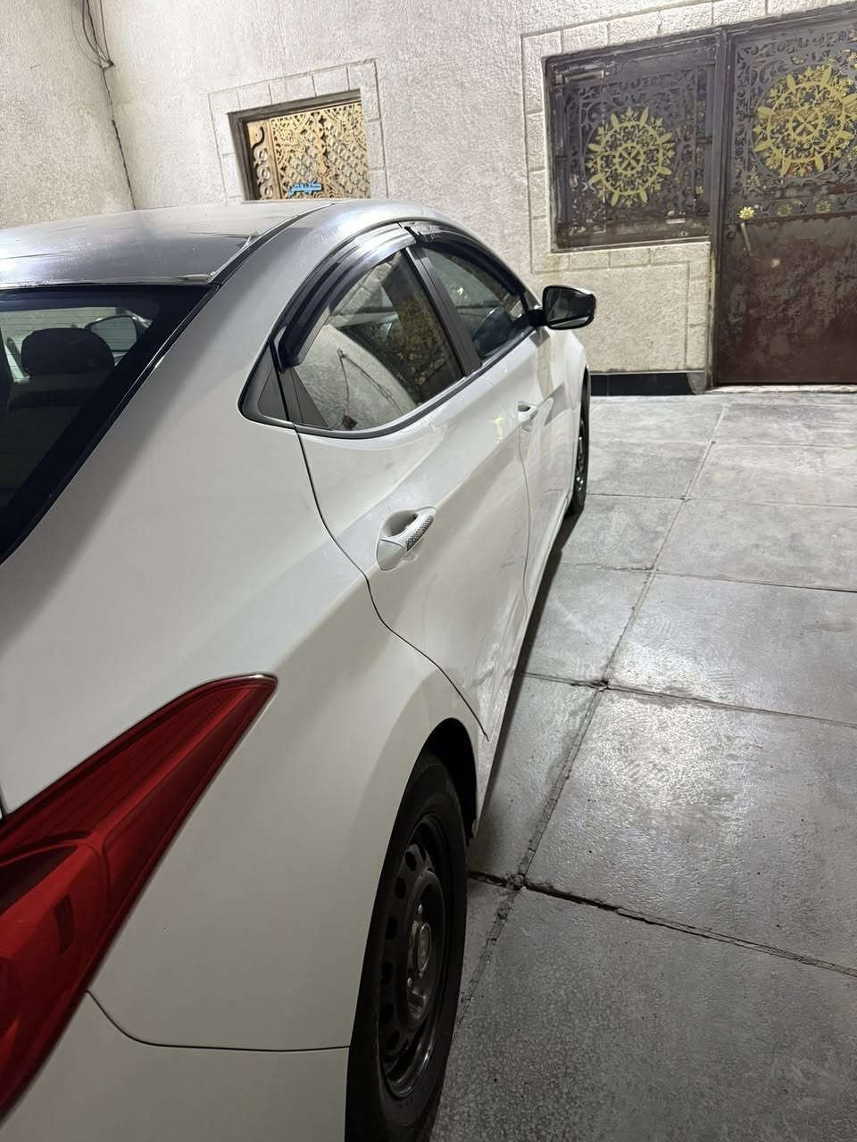 سلام عليكم البيع النتره البيع موديل 2013وارد أمريكي بيه ثلث قطع صبغ جاملاوبنيد  وباب  بدون دواخل ايرباكات سليمه سياره كلشي بيه جديد تخم تاير حداديه منضومه تبريد دواخل عسلي تحكم ستيرن جهتين شاشه تاب مكينه حجم 2000دوش بلاديه ما مفتوح بيه برغي كير عادي رقم بصره نكليزي بسمي تحويل ثاني يوم رقم الهاتف ***********غير متواجد عله الفيس السعر 100وبيه مجال قليل
