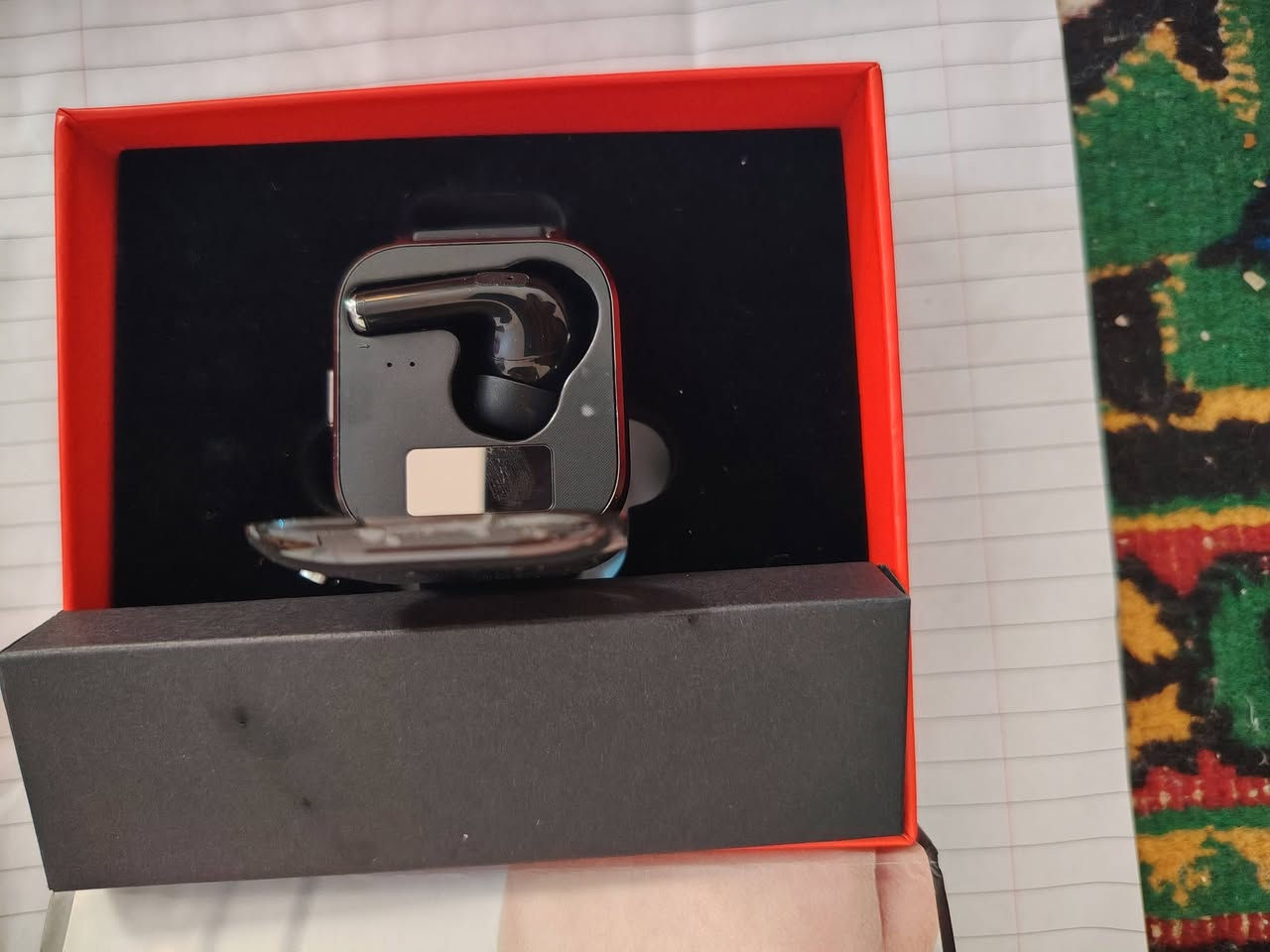 ايفون 17 pro max.  تقليد. مع سَـآعــهْْ (سماعه ايضآً فيها)   للبيع
سعرهن. ثنينهن ب 100 الف وبيهن مجال قليل 
للتواصل.  ***********
