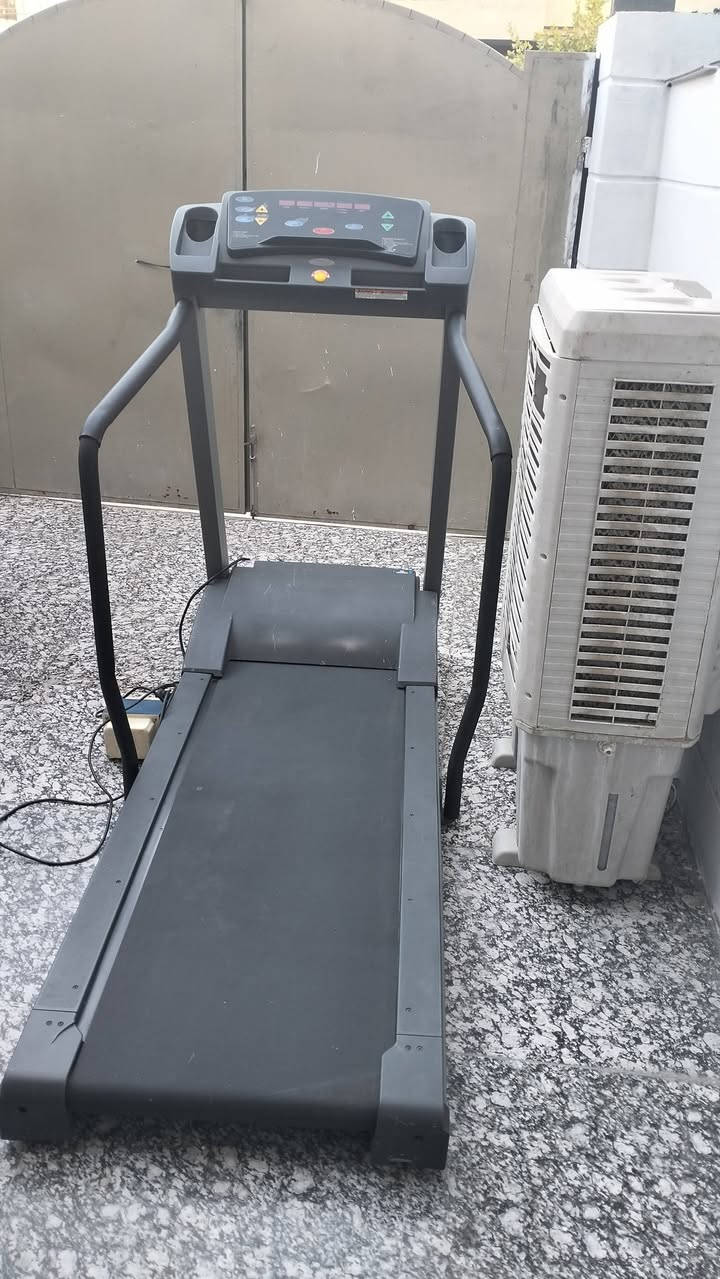 جهاز جري للبيع نظيف
يتحمال اوزان 160 جبلي يشتغل 
السعر 250 خابر وتدلل ***********
